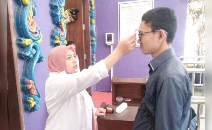 Antisipasi Corona, Suhu Pengunjung JTP Grup Dicek Antisipasi Corona, Suhu Pengunjung JTP Grup Dicek