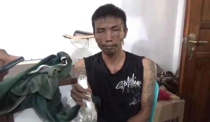 Nekat Curi Kotak Amal Masjid Saat Ada Tadarus, Warga Mojokerto Babak Belur Dimassa Nekat Curi Kotak Amal Masjid Saat Ada Tadarus, Warga Mojokerto Babak Belur Dimassa