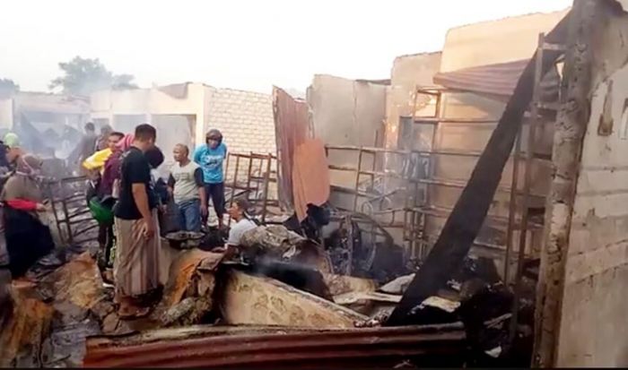 Ada Keanehan Saat Pasar Baru Tuban Terbakar, Begini Kesaksian Salah Satu Pemilik Kios Ada Keanehan Saat Pasar Baru Tuban Terbakar, Begini Kesaksian Salah Satu Pemilik Kios