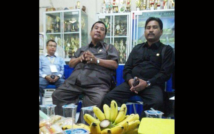 Sidak UN SLTA, Komisi D DPRD Gresik Minta Dispendik Cegah Kecurangan Sidak UN SLTA, Komisi D DPRD Gresik Minta Dispendik Cegah Kecurangan