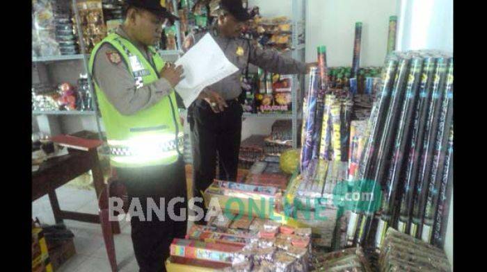 Jelang Tahun Baru, Dua Agen Petasan di Kediri Dirazia Jelang Tahun Baru, Dua Agen Petasan di Kediri Dirazia