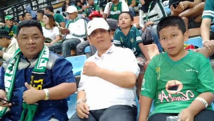 Bonek asal Semampir Akui Memang Ada Bau Sampah di Stadion GBT