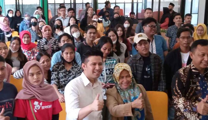 Buka Festival Konten Kreator Bakorwil I Madiun, Emil Dardak harapkan Maksimalkan Fungsi EJSC Buka Festival Konten Kreator Bakorwil I Madiun, Emil Dardak harapkan Maksimalkan Fungsi EJSC