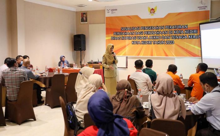 Dinkop UMTK Kota Kediri Imbau Pengusaha Lapor dan Sahkan Peraturan Perusahaan Dinkop UMTK Kota Kediri Imbau Pengusaha Lapor dan Sahkan Peraturan Perusahaan