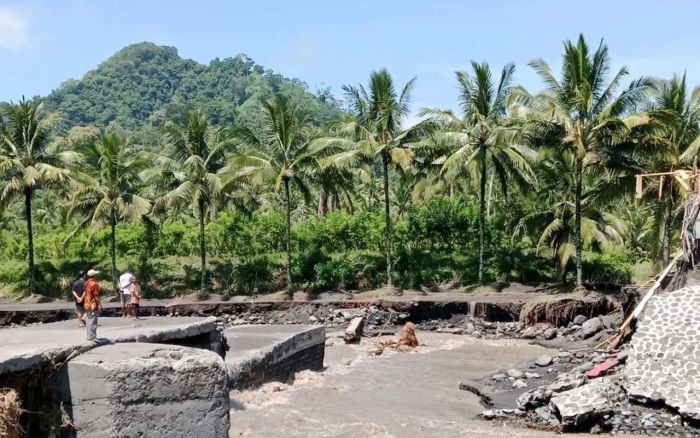 Usai Dilanda Banjir Lahar Dingin Semeru, Pemkab Lumajang Perbaiki Sejumlah Infrastruktur Usai Dilanda Banjir Lahar Dingin Semeru, Pemkab Lumajang Perbaiki Sejumlah Infrastruktur