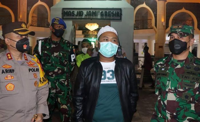 Patroli Bersama Bupati dan Dandim, Kapolres Gresik Pastikan Tak Ada Takbir Keliling Patroli Bersama Bupati dan Dandim, Kapolres Gresik Pastikan Tak Ada Takbir Keliling