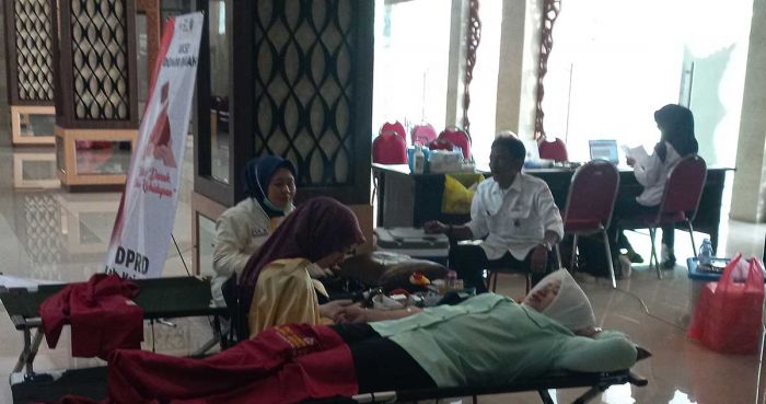 Gandeng PMI, DPRD Kabupaten Mojokerto Gelar Donor Darah