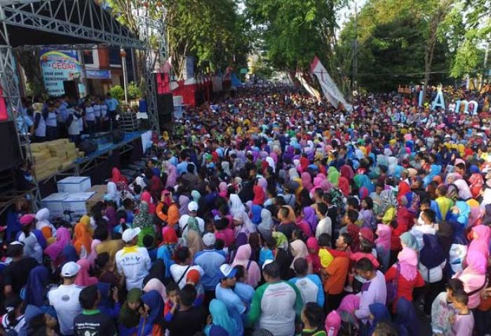 Launching LGC 2017, Ribuan Warga Lamongan Tumplek Blek di Alun-alun