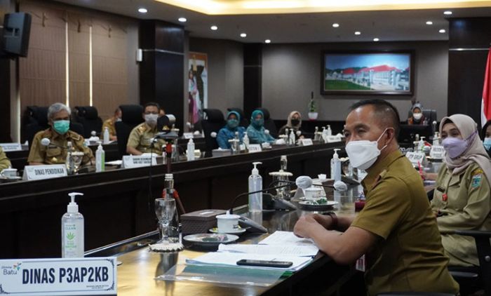 Wali Kota Batu Ikuti Verifikasi Lapangan Penyelenggaraan Anugerah Parahita Ekapraya Wali Kota Batu Ikuti Verifikasi Lapangan Penyelenggaraan Anugerah Parahita Ekapraya