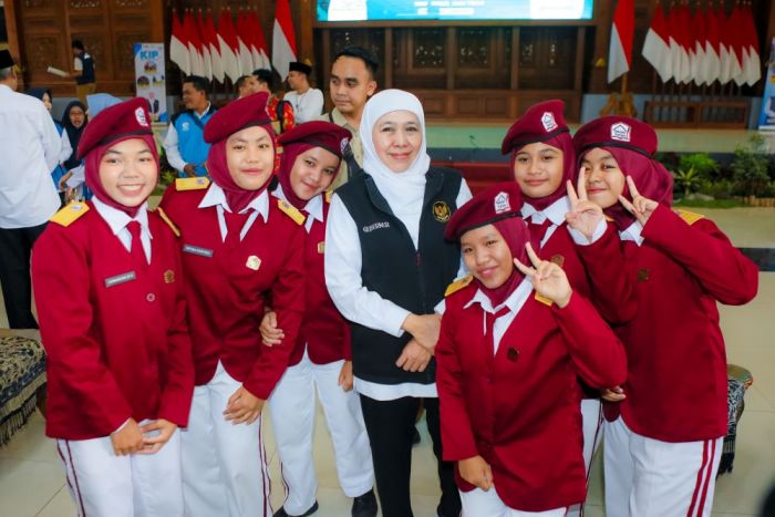 Gubernur Khofifah Dukung Pembatasan Medsos untuk Anak di Bawah 16 Tahun