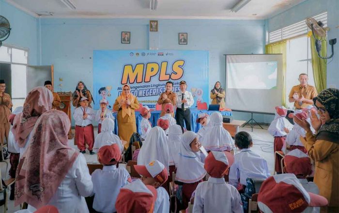 Pastikan Awal MPLS Lancar, Wakil Bupati Gresik Sidak ke Sejumlah Sekolah Pastikan Awal MPLS Lancar, Wakil Bupati Gresik Sidak ke Sejumlah Sekolah
