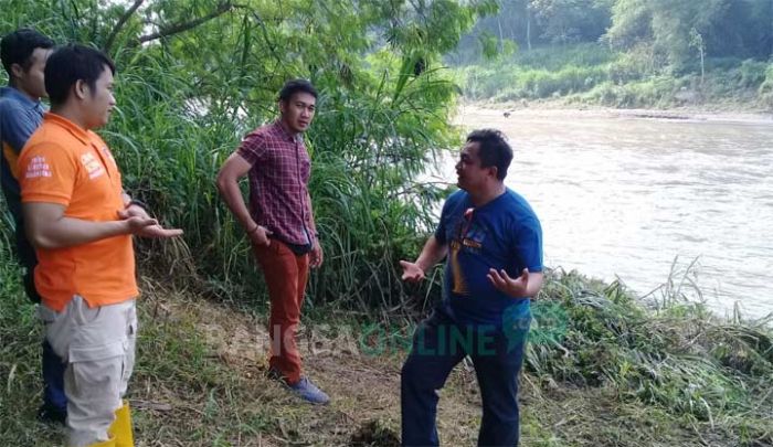 Bocah SD di Blitar Hilang, Diduga Terseret Aliran Brantas yang Sedang Pladu Bocah SD di Blitar Hilang, Diduga Terseret Aliran Brantas yang Sedang Pladu