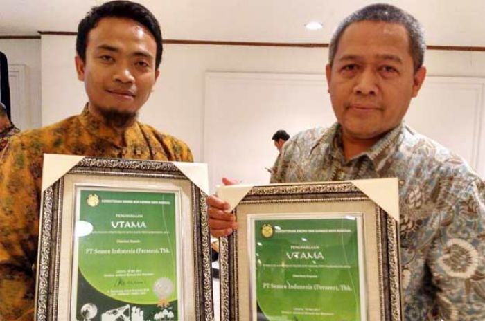 Semen Indonesia Terima Penghargaan "Utama" dari Kementerian ESDM Semen Indonesia Terima Penghargaan "Utama" dari Kementerian ESDM