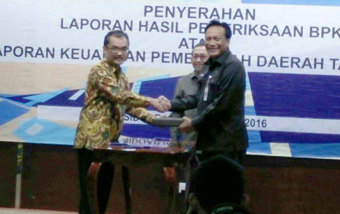 Laporan Keuangan Pemkab Gresik Akhirnya Raih Predikat WTP Laporan Keuangan Pemkab Gresik Akhirnya Raih Predikat WTP