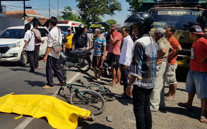 ​Asyik Gowes, Kepala Pecah Dilindas Truk Tronton