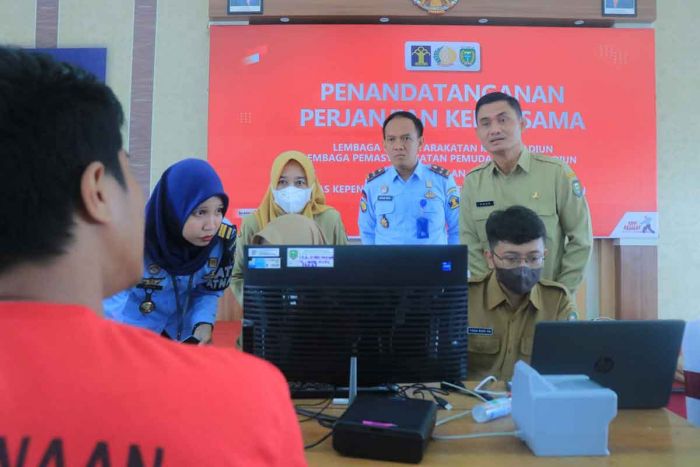 Jelang Pemilu 2024, Dispendukcapil Cek NIK 515 Warga Binaan Lapas Pemuda Kelas IIA Madiun Jelang Pemilu 2024, Dispendukcapil Cek NIK 515 Warga Binaan Lapas Pemuda Kelas IIA Madiun