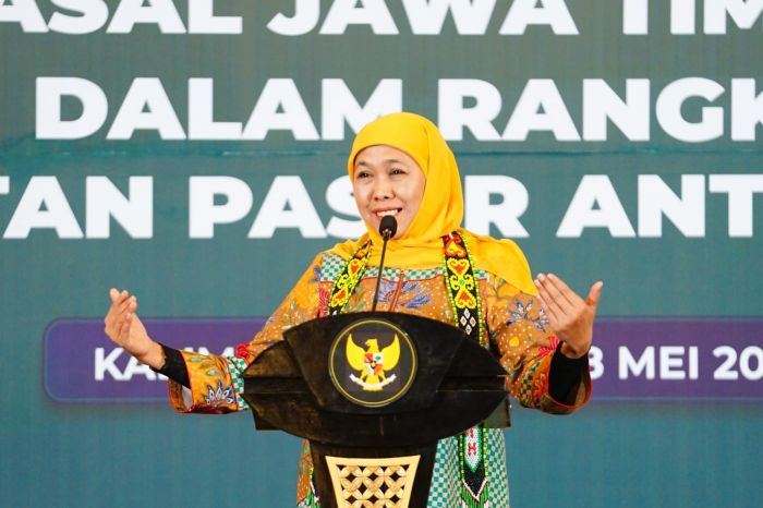 Jatim Dikukuhkan 100 Persen Bebas dari BAB Sembarangan, Gubernur Khofifah Optimis akan Hal ini Jatim Dikukuhkan 100 Persen Bebas dari BAB Sembarangan, Gubernur Khofifah Optimis akan Hal ini