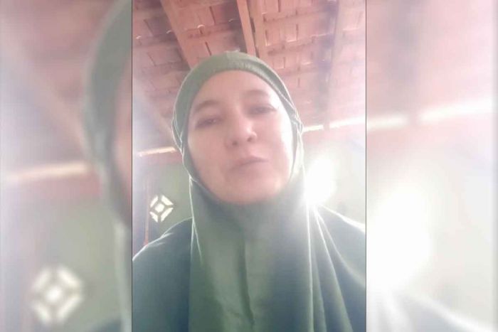 Viralnya Video Emak-emak Terkait Keluhkan Pelayanan SIM di Gresik, Ini Kata Dirlantas Polda Jatim Viralnya Video Emak-emak Terkait Keluhkan Pelayanan SIM di Gresik, Ini Kata Dirlantas Polda Jatim