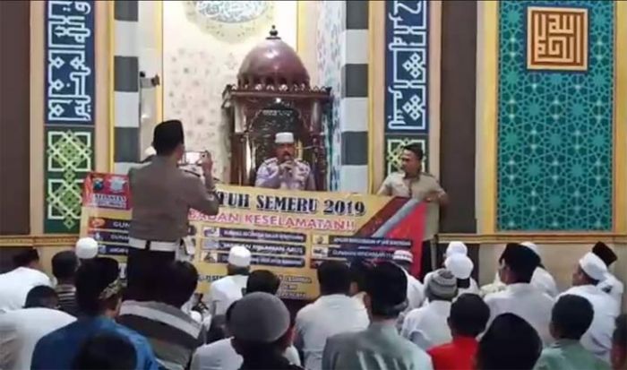 Ops Patuh Semeru di Lamongan, Polisi Tidak Hanya Menilang, Juga Sosialisasi Tertib Lalin di Masjid