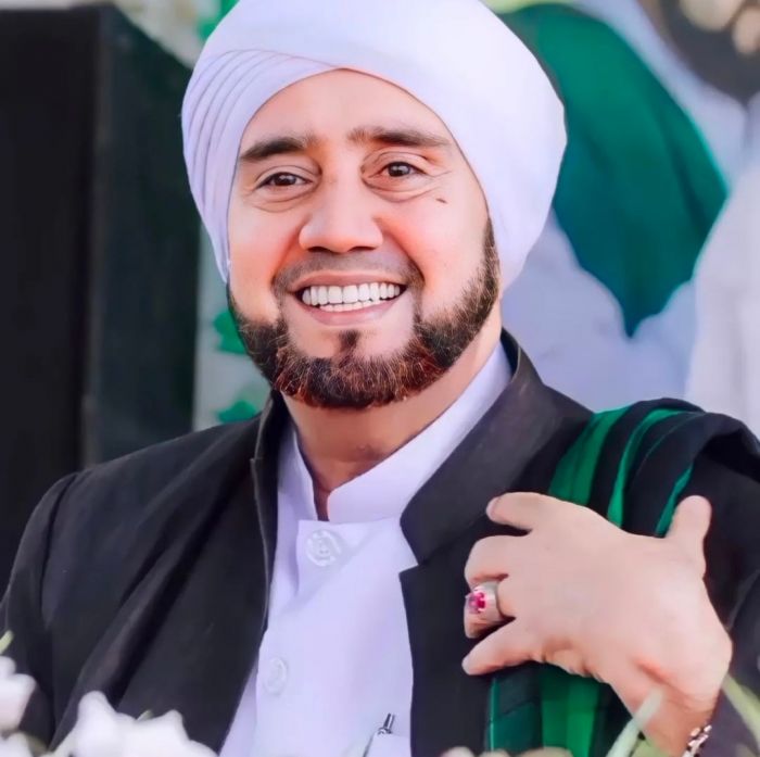 Tegaskan Netral, Habib Syech: Yang Ikut Kampanye Itu Gila Dunia Tegaskan Netral, Habib Syech: Yang Ikut Kampanye Itu Gila Dunia