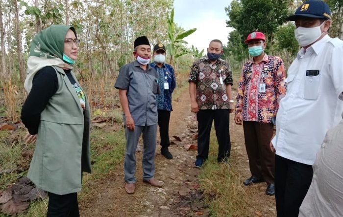 Peduli Petani, Anggota DPR RI Farida Kawal Pengairan Lahan Pertanian di Tuban Peduli Petani, Anggota DPR RI Farida Kawal Pengairan Lahan Pertanian di Tuban