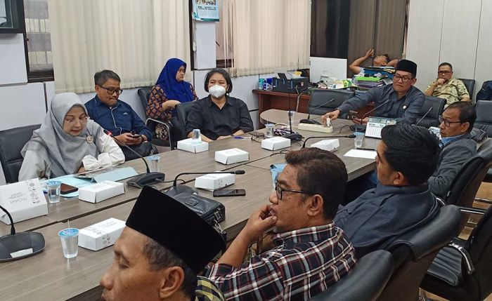 DPRD Gresik Cecar Manajemen PT Linde Indonesia Soal Kebocoran Hingga CSR DPRD Gresik Cecar Manajemen PT Linde Indonesia Soal Kebocoran Hingga CSR