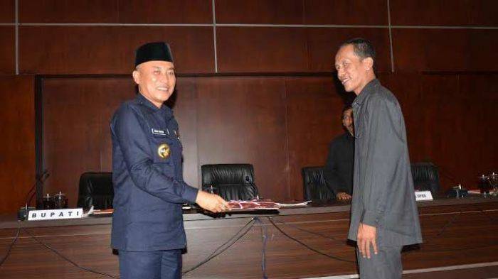 Penghujung Tahun, Tetapkan 4 Perda Penghujung Tahun, Tetapkan 4 Perda