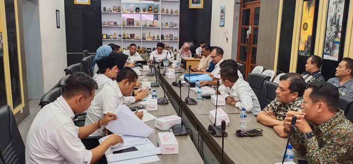 Audiensi PT Smelting dengan Eks Karyawan, DPRD Gresik Usul Hutang Rp20 Miliar Dihapus Audiensi PT Smelting dengan Eks Karyawan, DPRD Gresik Usul Hutang Rp20 Miliar Dihapus