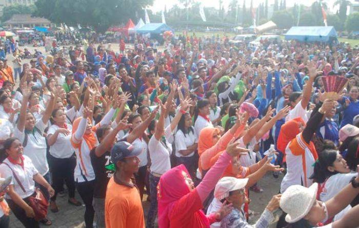 Peringati May Day, Buruh di Ponorogo Joget dan Senam Bareng