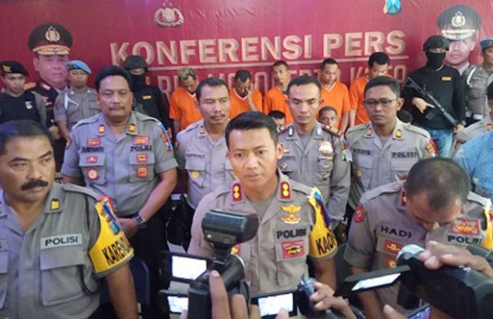 Sehari, Satreskoba Tangkap Lima Pengedar dan Amankan 5 Gram Sabu Sehari, Satreskoba Tangkap Lima Pengedar dan Amankan 5 Gram Sabu