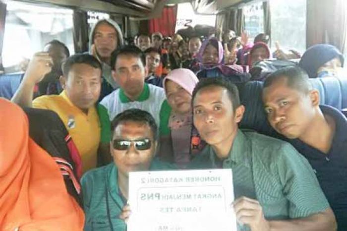 Pamekasan Kirim 50 Perwakilan Ikut Aksi Perjuangkan Nasib Honorer K2 Pamekasan Kirim 50 Perwakilan Ikut Aksi Perjuangkan Nasib Honorer K2