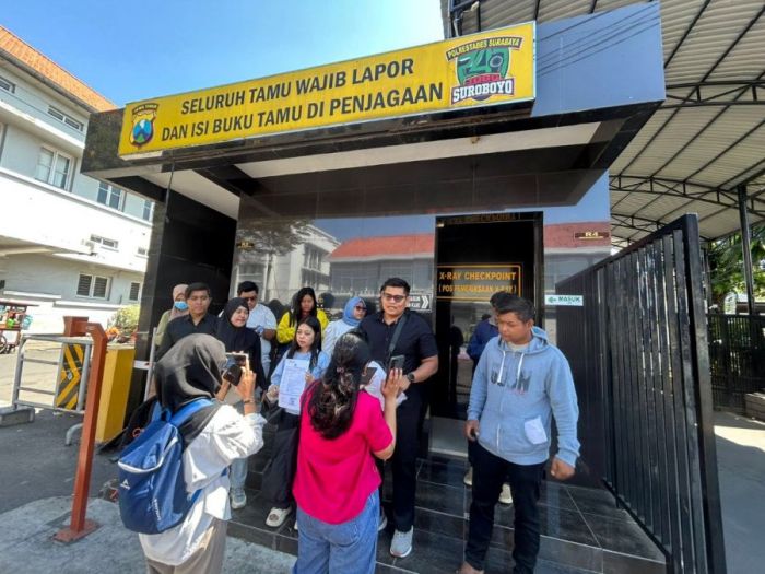 WO Bawa Kabur Uang Klien, 45 Pasangan Laporkan Dugaan Penipuan ke Polrestabes Surabaya WO Bawa Kabur Uang Klien, 45 Pasangan Laporkan Dugaan Penipuan ke Polrestabes Surabaya