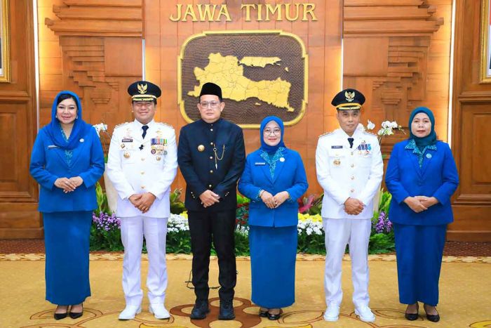 Pesan Pj Gubernur Jatim saat Lantik Pj Bupati Pasuruan dan Pj Wali Kota Probolinggo Pesan Pj Gubernur Jatim saat Lantik Pj Bupati Pasuruan dan Pj Wali Kota Probolinggo