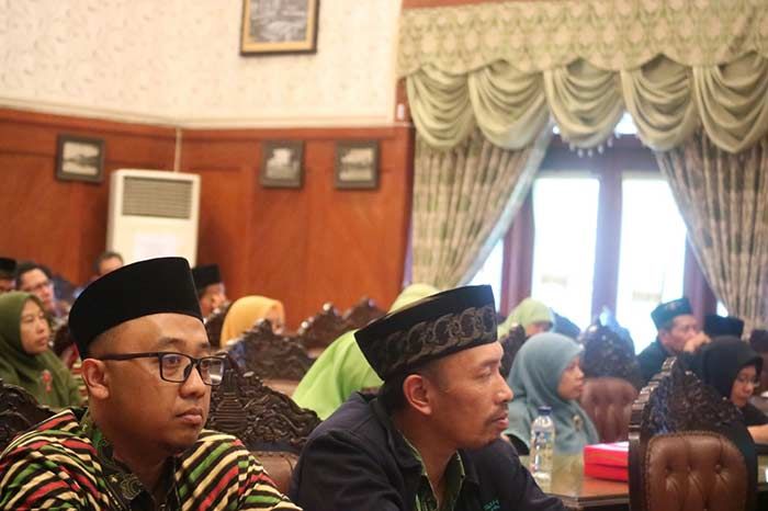 Curhat ke Wali Kota Malang, Kepsek MI Sambat Rendahnya Honor Guru dan Minimnya Sarana Prasarana Curhat ke Wali Kota Malang, Kepsek MI Sambat Rendahnya Honor Guru dan Minimnya Sarana Prasarana