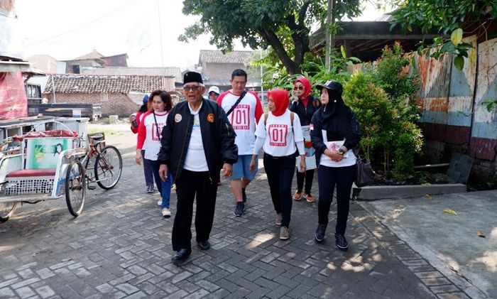 ​Kareb Surabaya Sosialisasikan Paslon 01 di Permukiman Pinggir Rel Ketintang
