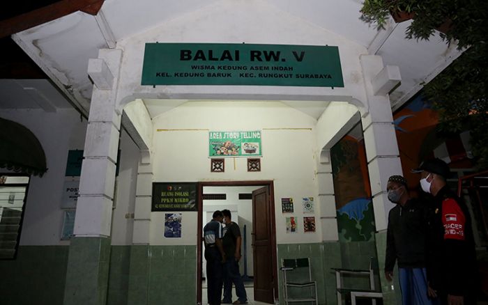 Gotong Royong Lindungi Warga, Sejumlah RW di Surabaya Siapkan Ruang Isoman Gotong Royong Lindungi Warga, Sejumlah RW di Surabaya Siapkan Ruang Isoman