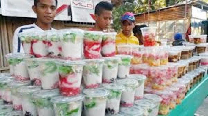 Tak Bisa Pulang Dampak Covid-19, Ratusan Mahasiswa Thailand di Jember Jualan Takjil Tak Bisa Pulang Dampak Covid-19, Ratusan Mahasiswa Thailand di Jember Jualan Takjil