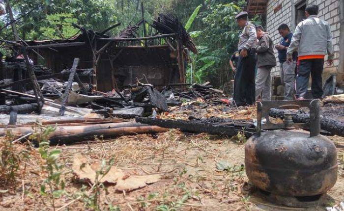 Home Industri Batik di Desa Sugiharjo Tuban Ludes Terbakar Home Industri Batik di Desa Sugiharjo Tuban Ludes Terbakar