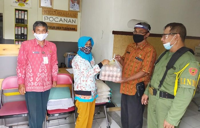 Pemkot Kediri Kembali Bagikan Sembako ke Warga Isolasi Mandiri Pemkot Kediri Kembali Bagikan Sembako ke Warga Isolasi Mandiri