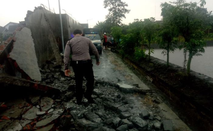 Wali Kota Blitar Janji Beri Santunan Keluarga Korban Tembok Roboh