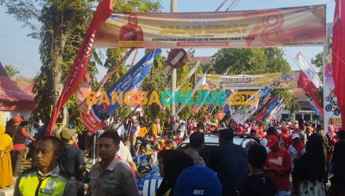 Ribuan Masyarakat di Pamekasan Meriahkan Hari Jadi ke-78 Jawa Timur Ribuan Masyarakat di Pamekasan Meriahkan Hari Jadi ke-78 Jawa Timur