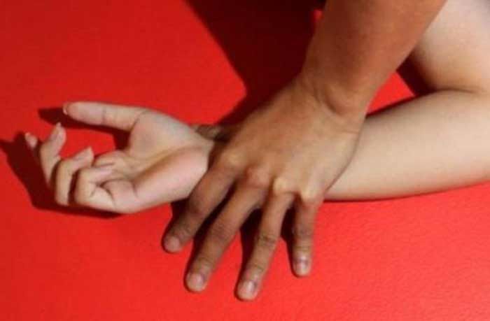 Ayah di Blitar Ini Tega Setubuhi Anak Kandungnya Ayah di Blitar Ini Tega Setubuhi Anak Kandungnya