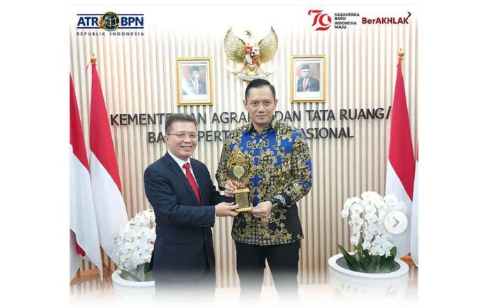 Menteri ATR/BPN Sabet Penghargaan Sebagai Pendorong Investasi Melalui Agraria Menteri ATR/BPN Sabet Penghargaan Sebagai Pendorong Investasi Melalui Agraria