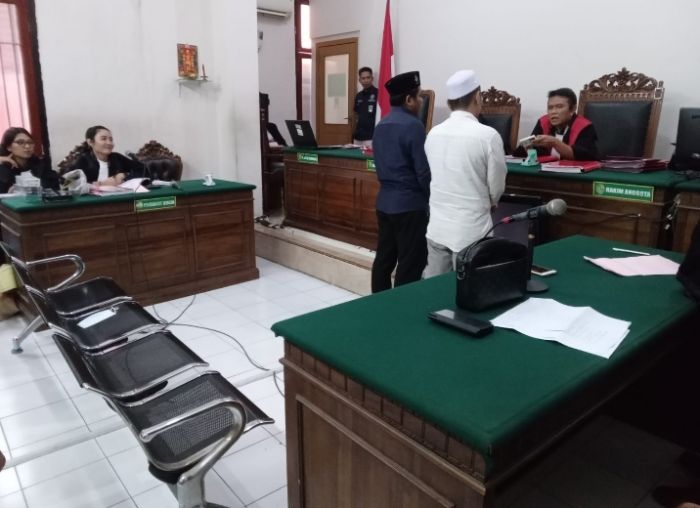 Sidang 2 Kurir Rokok Ilegal di PN Surabaya: Terdakwa Ngaku Tak Tahu soal Rokok Tanpa Cukai Sidang 2 Kurir Rokok Ilegal di PN Surabaya: Terdakwa Ngaku Tak Tahu soal Rokok Tanpa Cukai
