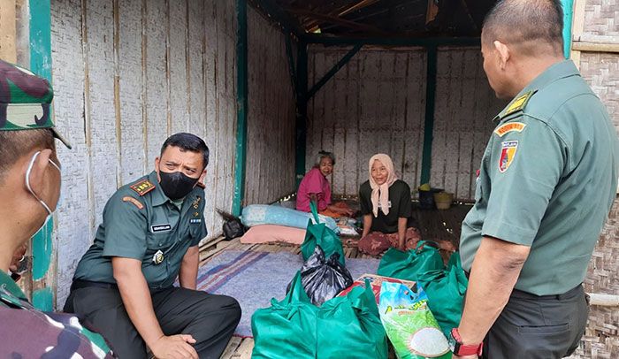 Dandim 0826/Pamekasan Beri Bantuan untuk Dua Nenek Lumpuh di Desa Kacok Dandim 0826/Pamekasan Beri Bantuan untuk Dua Nenek Lumpuh di Desa Kacok