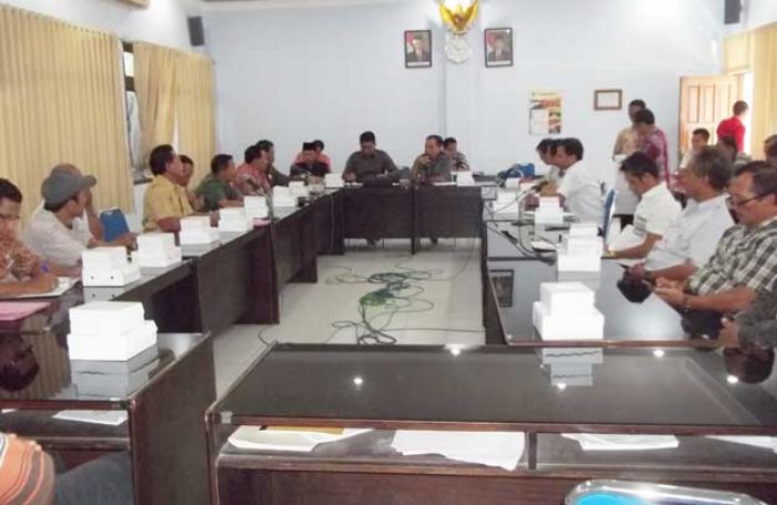 Hasil Hearing, Pelaksana Proyek Tol Trans Jawa Siap Penuhi Tiga Tuntutan Warga Desa Bungur Hasil Hearing, Pelaksana Proyek Tol Trans Jawa Siap Penuhi Tiga Tuntutan Warga Desa Bungur