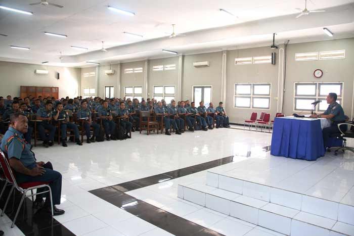 Dankolat Koarmada II Briefing Peserta Latihan Jungle and Survival Dankolat Koarmada II Briefing Peserta Latihan Jungle and Survival