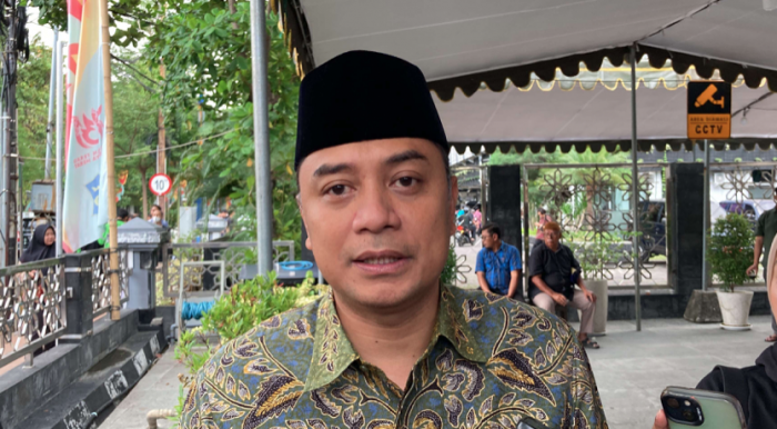 Nikah Massal Pemkot Surabaya, Eri Cahyadi Temukan Banyak Pasangan Siri Usia Belasan Tahun Nikah Massal Pemkot Surabaya, Eri Cahyadi Temukan Banyak Pasangan Siri Usia Belasan Tahun