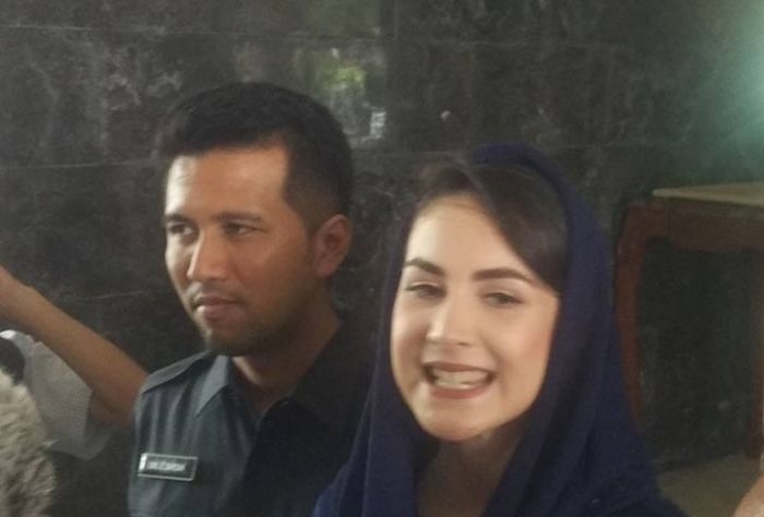 Bisa Bertemu Emil Dardak karena Media, Arumi Bachsin Berterima Kasih pada Wartawan Bisa Bertemu Emil Dardak karena Media, Arumi Bachsin Berterima Kasih pada Wartawan