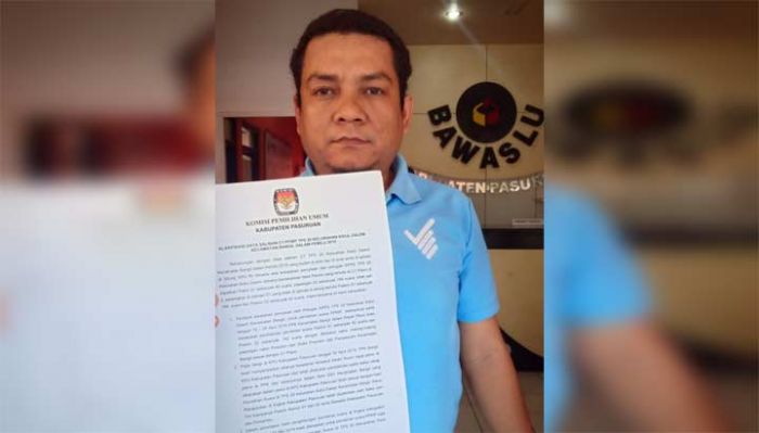 Perolehan Suara Pindah ke 01, Puluhan Tim Pemenangan Pasangan 02 Datangi Bawaslu Pasuruan Perolehan Suara Pindah ke 01, Puluhan Tim Pemenangan Pasangan 02 Datangi Bawaslu Pasuruan